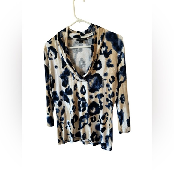 St. John Women's Cream Blue Leopard Print Drape Neck Blouse Size M - Picture 1 of 7